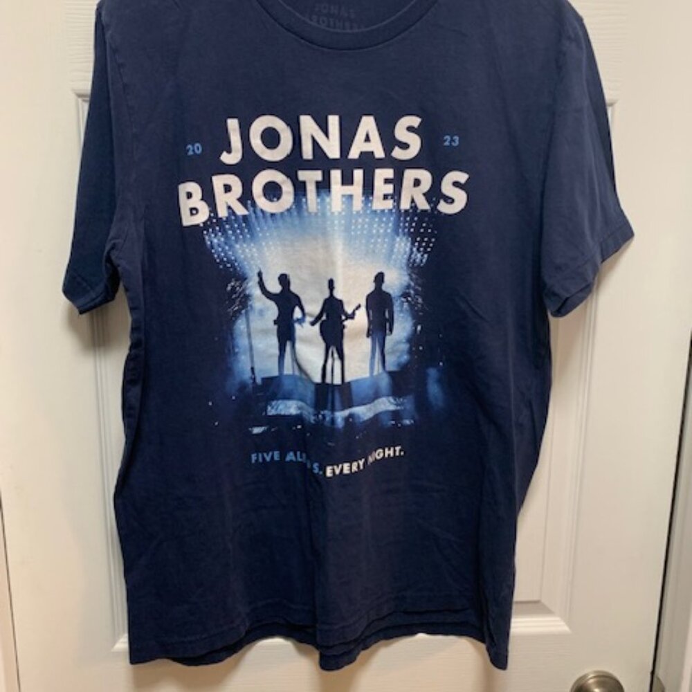 JONAS BROTHERS  BAND TOUR WOMENS TEE
